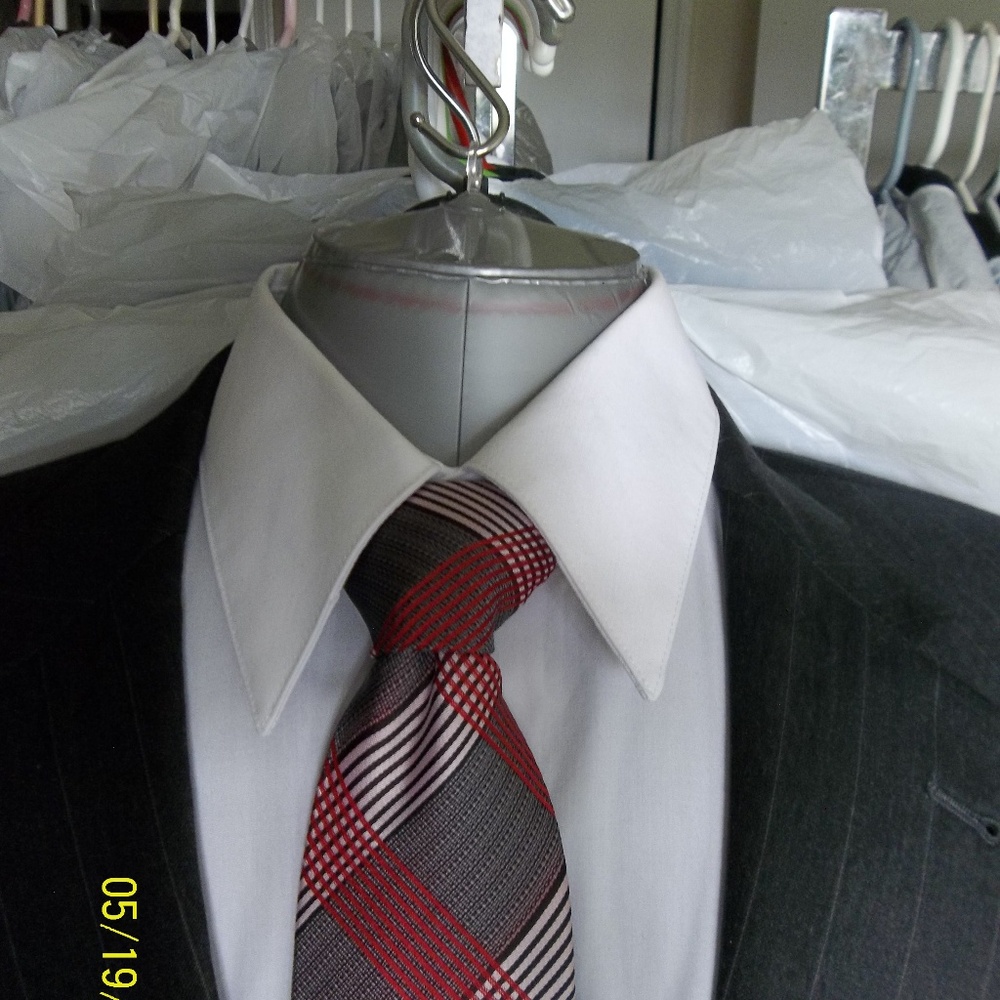 Carta5- Jos A Bank 2Btn Gray Pinstripe Suit